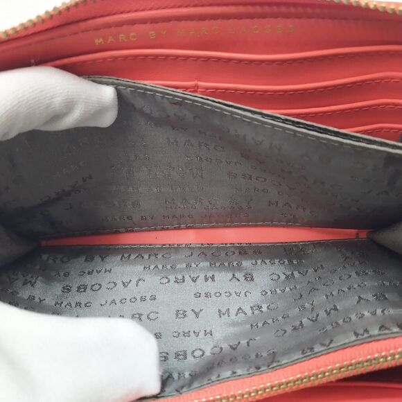 Marc By Marc Jacobs Hot Pink Nylon Zip Around Credit Card Long Wallet - Picture 11 of 16